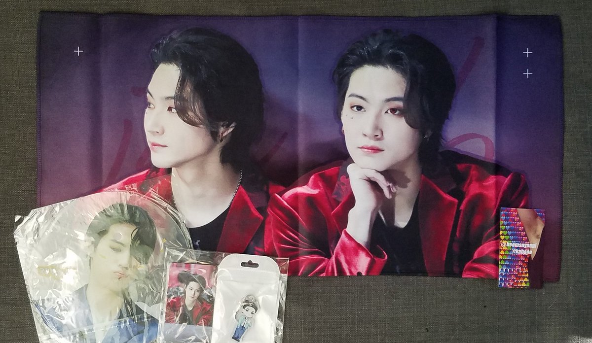 Present: fcash (@fcash14) on Twitter photo Look at this beautiful man that I came home to 😍 Thank so much <a href="/masterpiece_jb/">MASTERPIECE</a> for making this gorgeous slogan & for @beomsnyangi for running the GO 💚 #kahogo Look at this beautiful man that I came home to 😍 Thank so much <a href="/masterpiece_jb/">MASTERPIECE</a> for making this gorgeous slogan & for @beomsnyangi for running the GO 💚 #kahogo