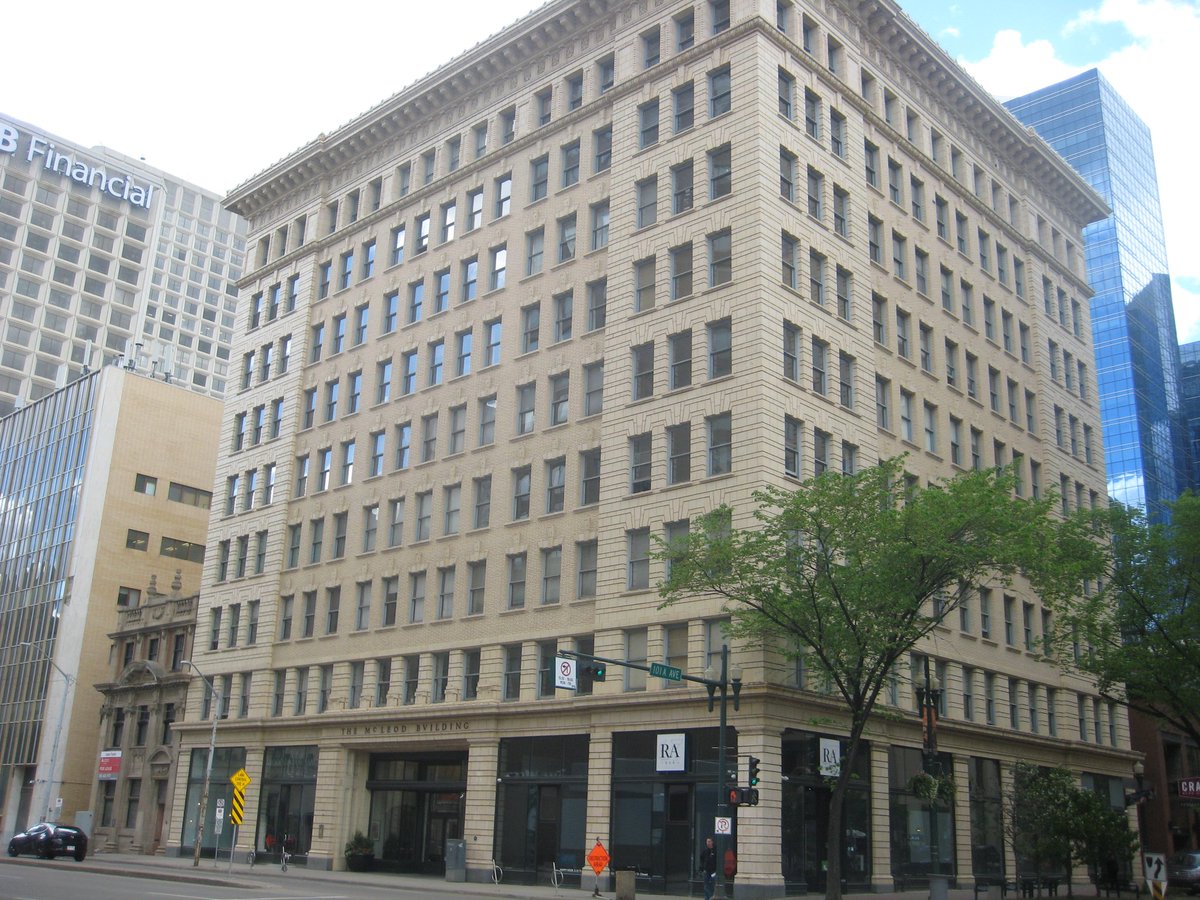 brown_down's tweet image. #TBT McLeod building built 1915 Chicago School Architecture a Provincial Historical resource. Next to the AB Legislature it was the tallest building in Edmonton at 9 stories #yeghistory #yegarchitecture #abhistory