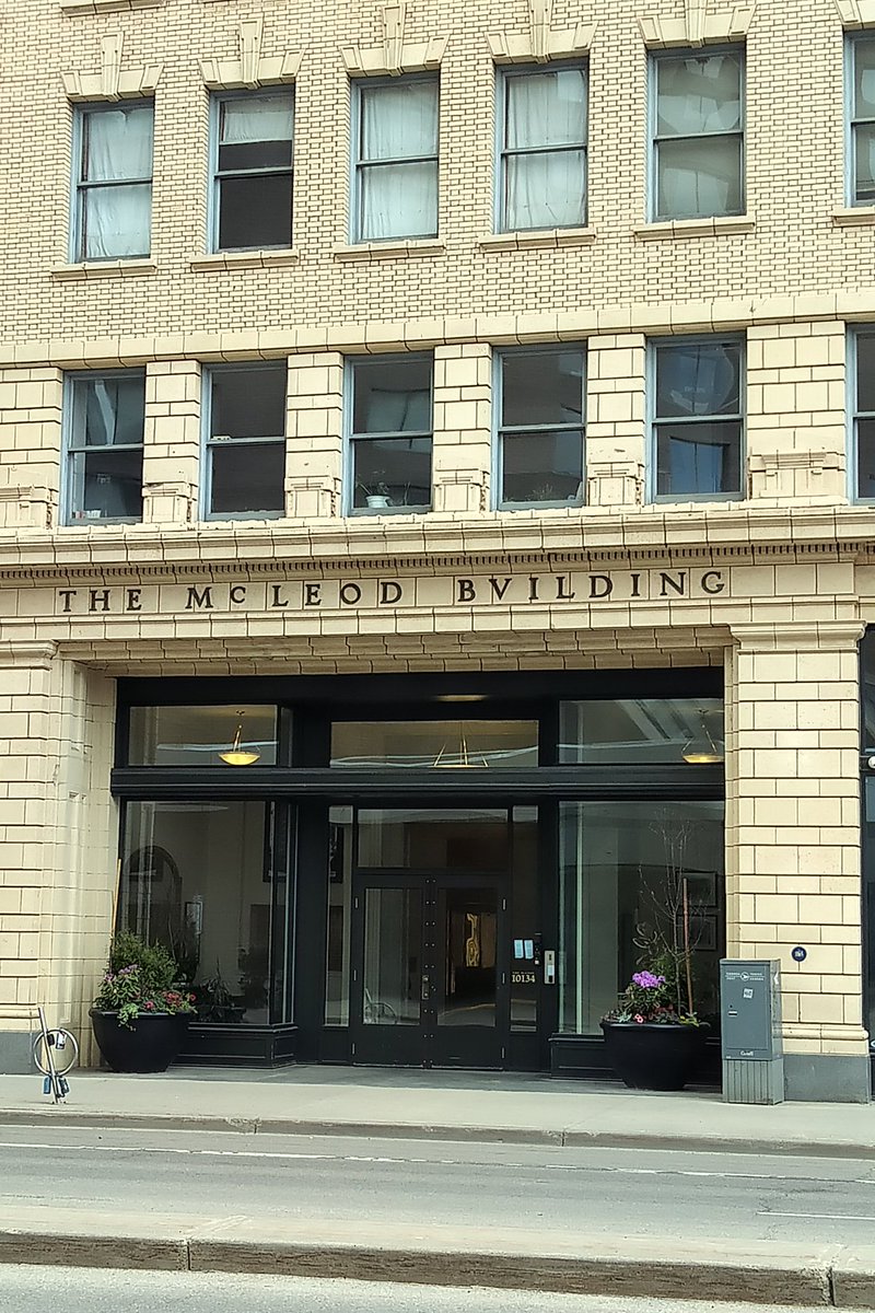 brown_down's tweet image. #TBT McLeod building built 1915 Chicago School Architecture a Provincial Historical resource. Next to the AB Legislature it was the tallest building in Edmonton at 9 stories #yeghistory #yegarchitecture #abhistory