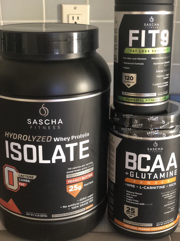 PhanniieG's tweet photo. Hoy me llegó mi BCAAS mango coconut flavor😋 Ya quiero probarlo🤩 @SaschaFitness y este es mi último pote de Fit 9😉(y los que me faltan por ordenar)🤗 https://t.co/z9eaekELEY