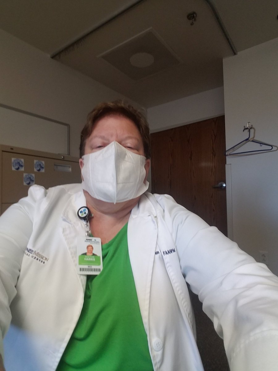 revdoc's tweet image. Friday, June 5 at noon CDT, WhiteCoatsforBlackLives is asking medical folks take a knee and observe a moment of silence in support of black lives. Wear masks, observe physical distancing, and wear white coats, posting on social media with #WhiteCoatsforBlackLives.