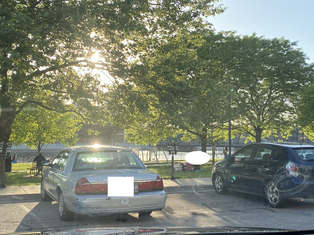 Weird. This looks like a park along the #GrandRiver, more than your "2nd job". 

"HE" looks more like a lady than your "buddy" your doing drywall for.

#Picnic #Infidelity #DivorceLaw #Surveillance #SIG #PrivateInvestigator #ProfessionalInvestigator #PI  #PILife  #GrandRapids