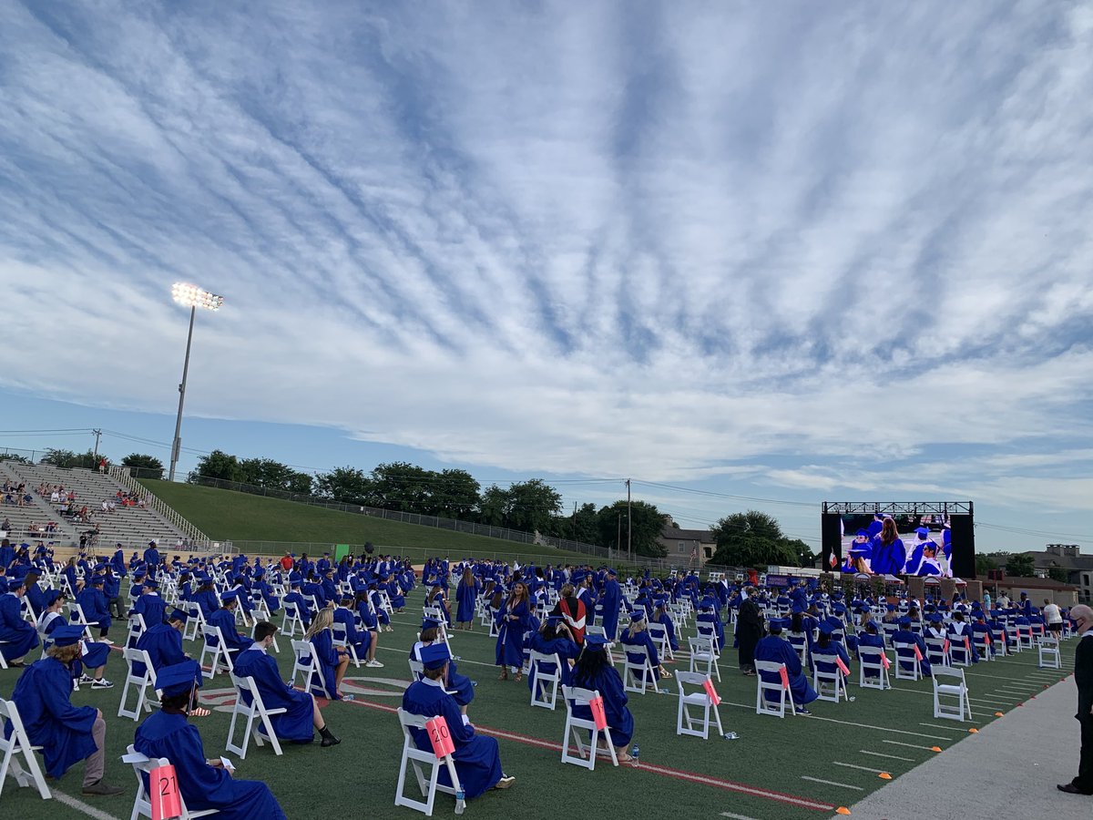 What a beautiful night to celebrate our ⁦@Grapevine_HS⁩ Class of 2020! #GHSUnity #WeareGCISD