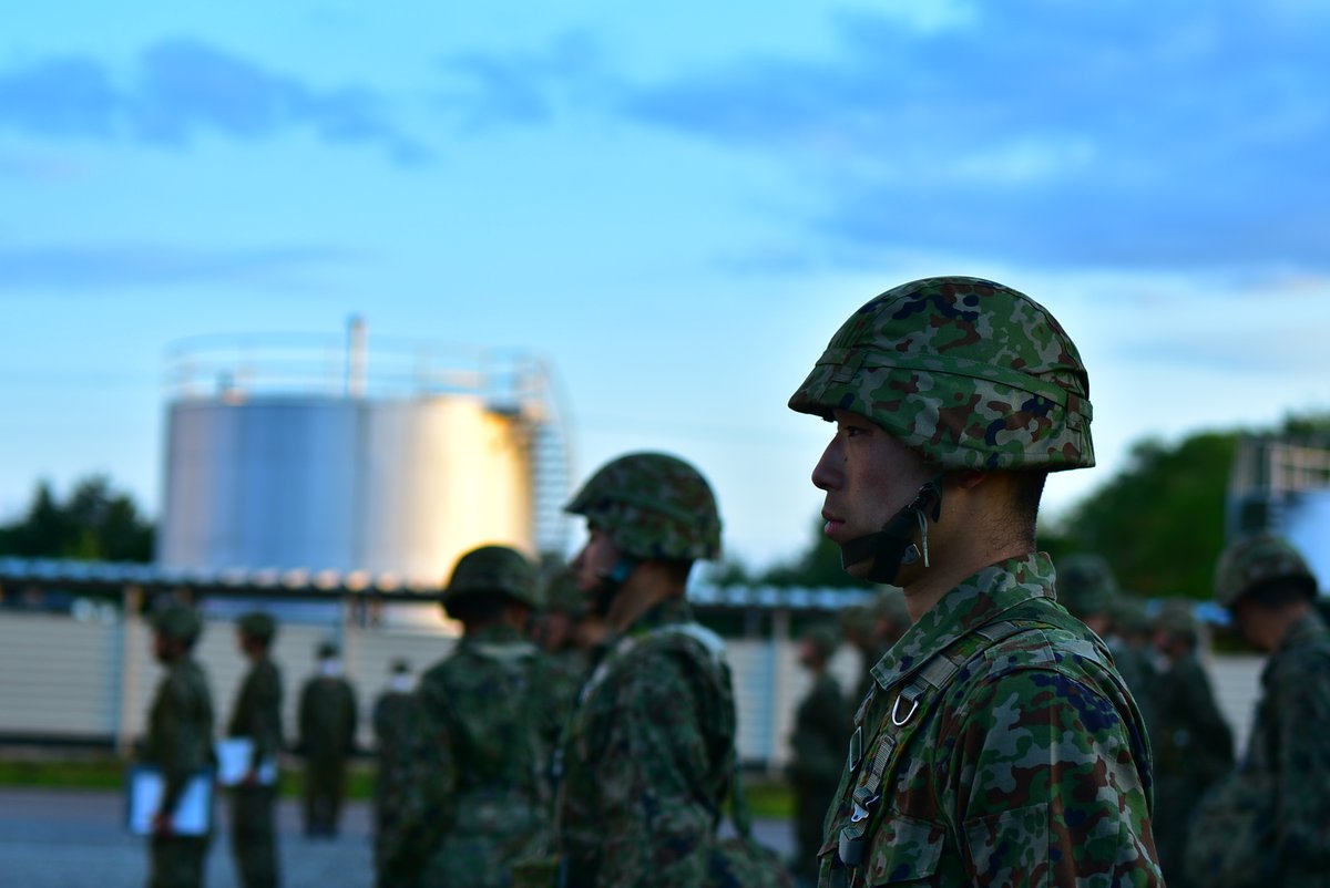 TakikawaCamp's tweet photo. 自衛官候補生が炎天下の中、滝川演習場で25km行進を行いました。
SDF candidates conducted 16miles foot march under the flaming sun at the Takikawa training area.
#陸上自衛隊 #駐屯地 #自衛官候補生 #行進
#演習場
#JGSDF #Camp #SDFcandidate #footmarch #Trainingarea https://t.co/NmI6zSeLjR