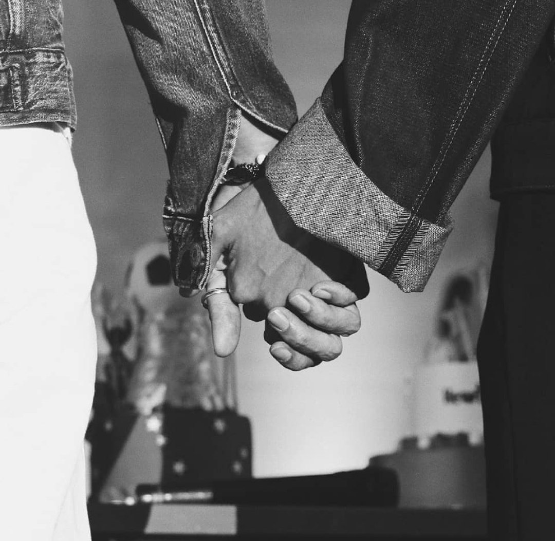 Pmat44689097's tweet photo. มาพูดคุยเข้าใจกัน
เหมียวรักกัลฟ์💛
อ่าวรักมิว🤟🏻
มันคือความรักวิธีการของพวกเขา💛🤟🏻
มาทำส่วนของเราในฐานะ #mewlions และ #WaanjaiMewGulf #waanjai รักทั้งสองเคารพและปกป้องพวกเขา
#GulfKanawut #MewSuppasit 
#ถ้าไม่ฉลาดให้อยู่เงียบๆ https://t.co/Uy08XK4IBu