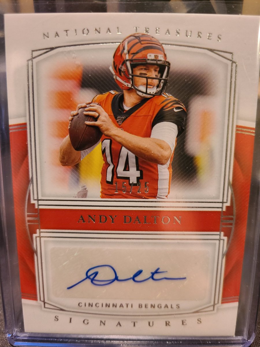 BengalsCaptain's tweet image. GIVEAWAY TIME!

I promised this one would be next, so here it is, #15 of 25, 2019 Panini National Treasures Signatures, Andy Dalton. The autograph is guaranteed by Panini, &amp;amp; it'll have a new home after 6/19. Retweet up to &amp;amp; including the 19th to enter, winner must be a follower.