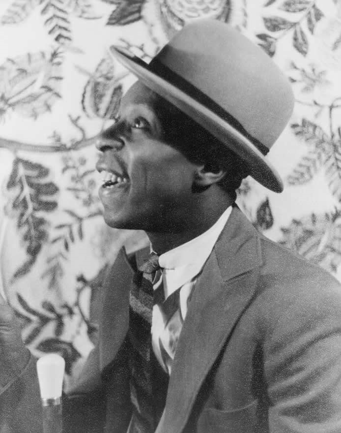 Oh, while you're learning (don't be surprised if this becomes a thread over time) …  #JohnBubblesSublett of Bubbles & Buck, performed the  #ZiegfeldFollies 1931 + the 1st Black artists to perform Radio City Music Hall. Feat. in my NEWSFLASH:  https://bit.ly/2z5voJ9  #CabinInTheSky