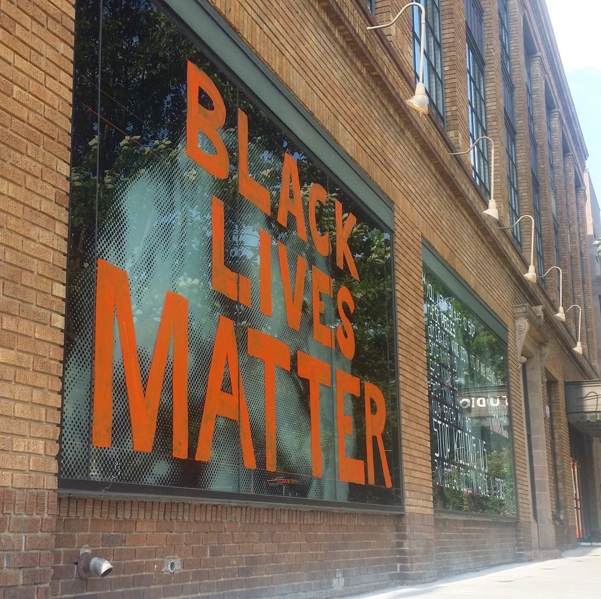 Studio_Theatre's tweet photo. Community: Our building is open tomorrow (June 5) from Noon - 6pm for protestors. We will have water and snacks c/o #hookhalldc #hookhallhelps (while supplies last), restrooms, WiFi, and charging stations (BYO plug). https://t.co/8ax9vPzfmM