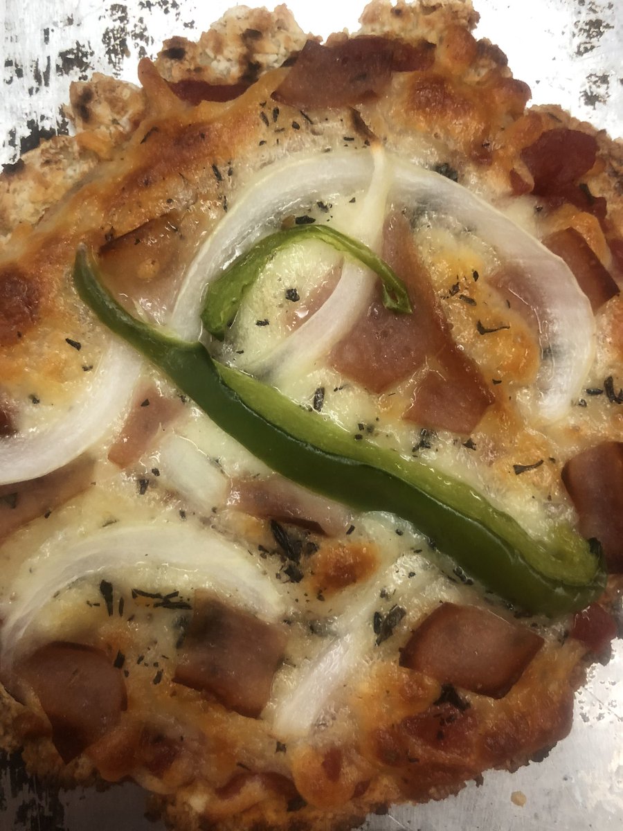 Bealsi's tweet photo. 👋 #tipsdeBea #fotos
#pizzetas de #ocumo
No tienes q comer harina de trigo. Rallas el ocumo crudo por el lado fino. No agregues nada. Cocina en plancha Xambos lados dando forma con cuchara hasta dorar.Tipo tacos.
Agrega salsa 🍅 y mozzarella. Orégano. 🧅 🌿 y lleva a gratinar https://t.co/s8V71svzKM
