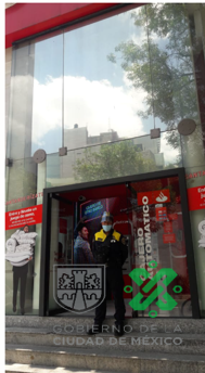 OVIALCDMX's tweet photo. 21:19 Policías de la Secretaría de Seguridad Ciudadana implementan dispositivo de recuperación de espacios e inhibir el estacionamiento prohibido en zona bancaria de Av. Ejército Nacional y Calle Sócrates, alcaldía Miguel Hidalgo. #MovilidadCDMX. https://t.co/VU0FoVUYSc