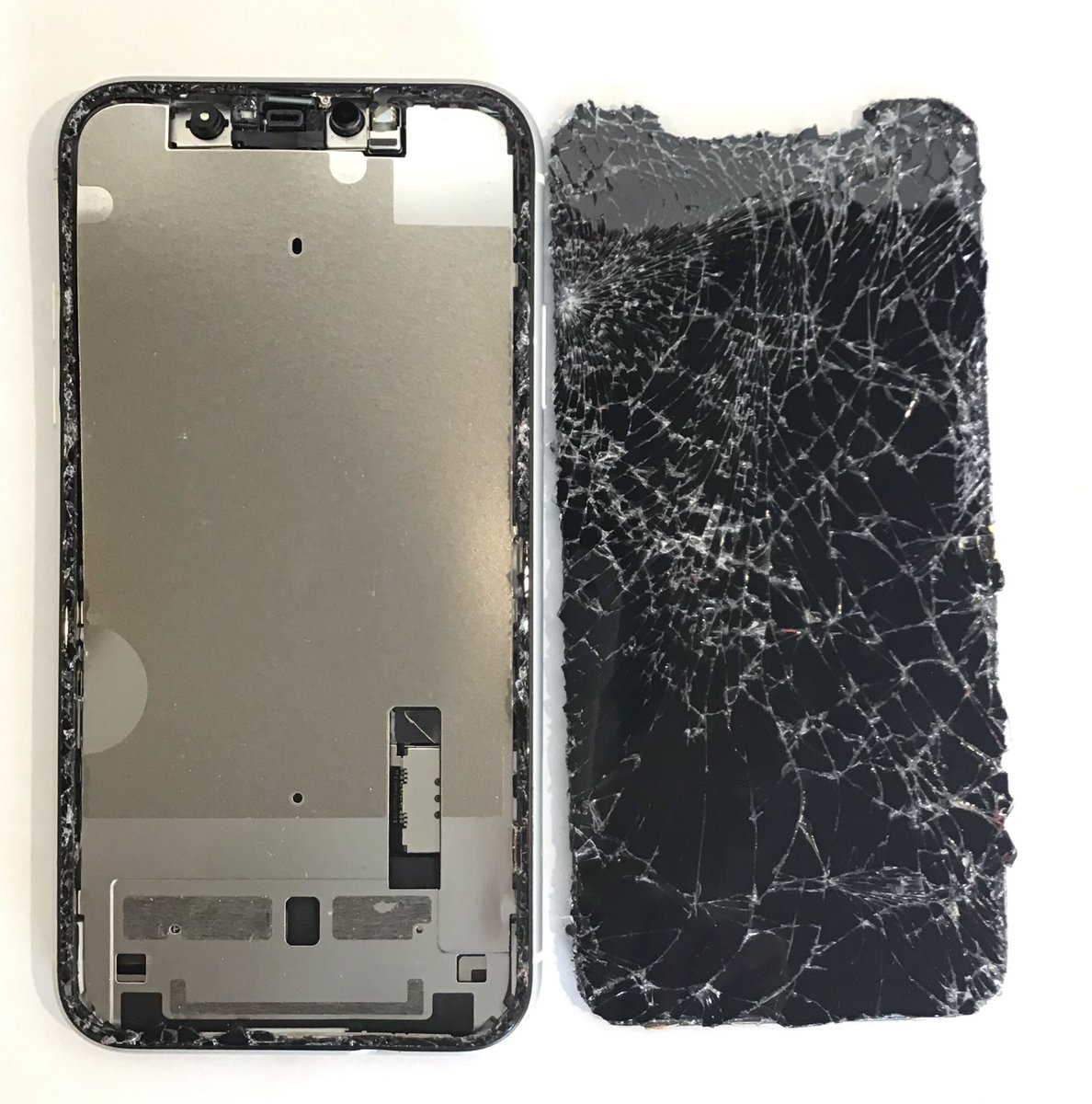 Iphone修理工房 スマホ修理工房 東松山店 Iphone Xr 画面割れ パネル剥離 画面交換修理と内部 クリーニングをさせて頂きました 埼玉県東松山市からお越し頂きました ご利用ありがとうございました Iphone 修理 バッテリー交換 バッテリー