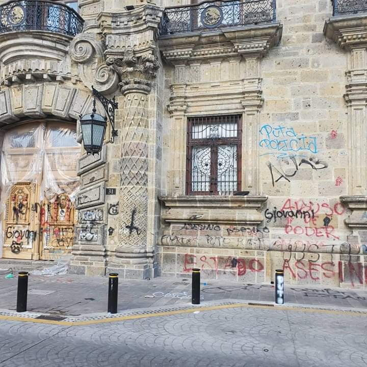 'Y tus templos, palacios y torres
Se derrumben con hórrido estruendo y sus ruinas existan diciendo:
De mil héroes la patria aquí fue'
#JusticeForGiovanni 
#JusticiaParaGiovanni