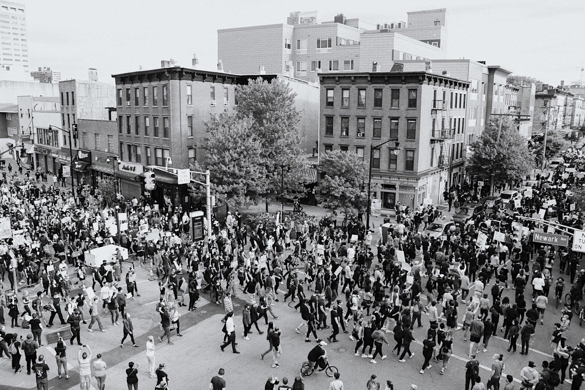 JulieLiddle1's tweet photo. ���🏼✌🏽✌🏾✌🏿#BlackLivesMatter #JerseyCityProtest https://t.co/RqqVii8fQW