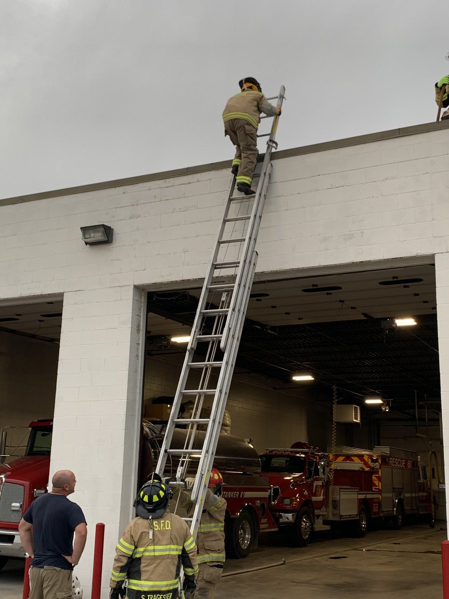 SheridanFire's tweet photo. Sheridan Fire crews had our monthly business meeting this evening, followed by ladder training. Always good to brush up our skills, so we can be ready to serve the community safely and efficiently. #training https://t.co/9j4jyGt91b