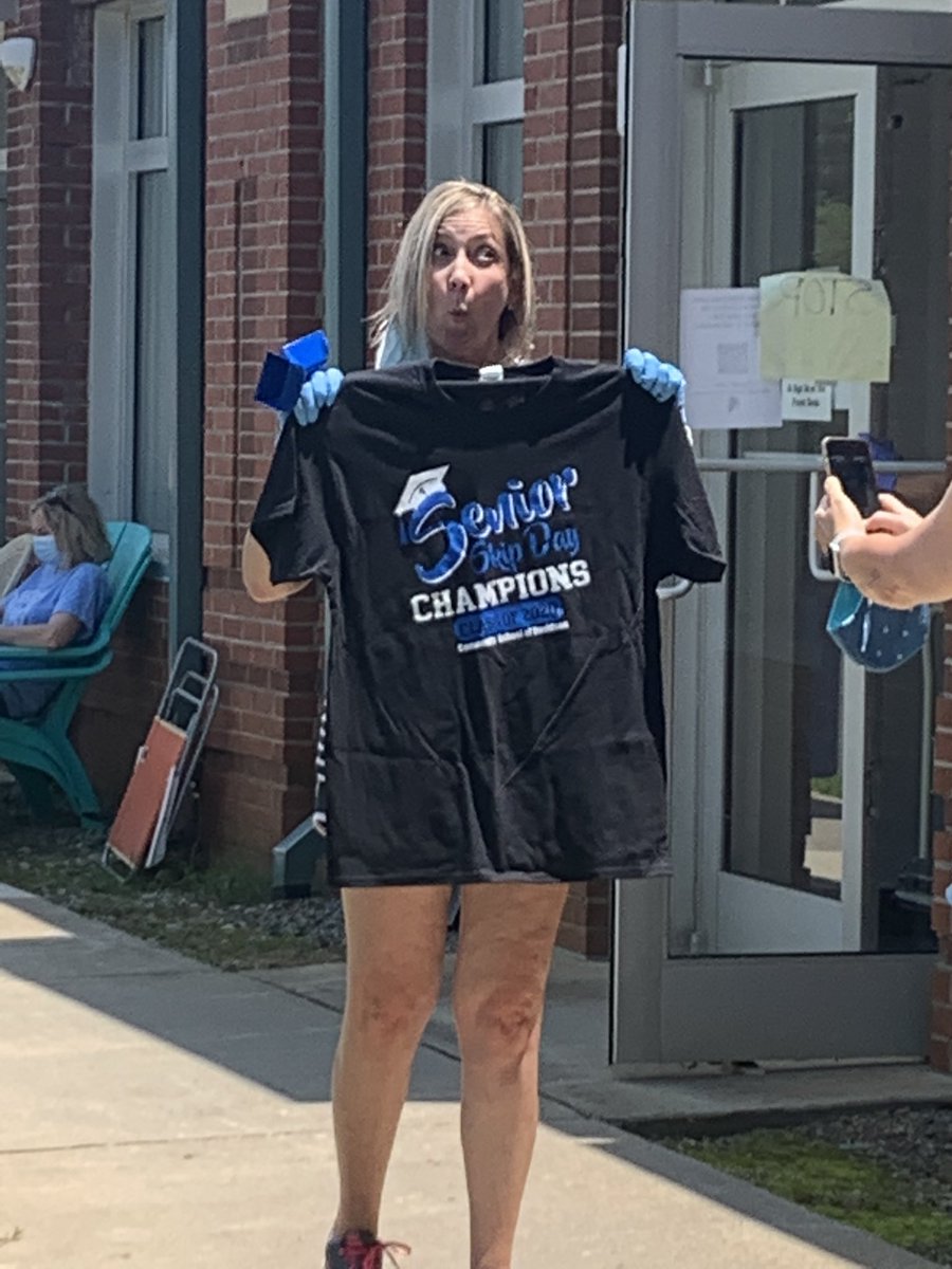 JoyKWarner's tweet image. Best senior t-shirt ever!!! #csdclassof2020 #spartans4ever