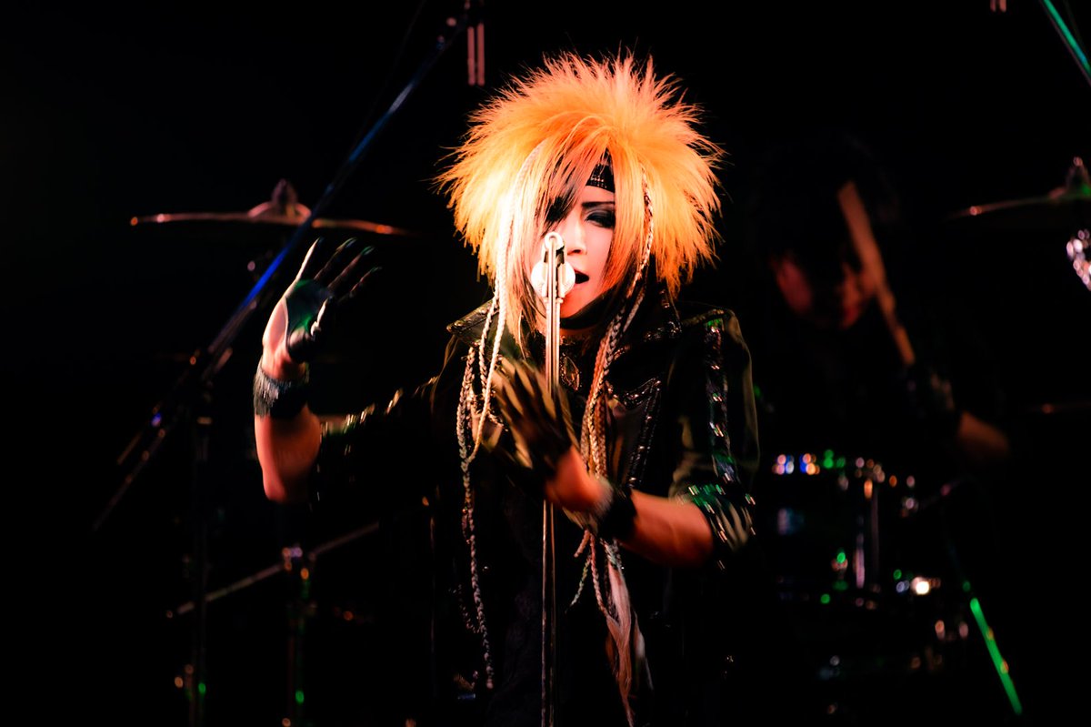 s_rasetsu_sai's tweet photo. 【※告知情報】

アパレルブランドTHEE MAD COUNTRY’S STOREが発信する、チャリティTシャツ販売によるアーティスト・ライブハウス・飲食店支援プロジェクト

「THEE MAKING CLAP STORY」に終焉ノ羅刹も参加させて頂きます。

6/6 12:00より販売開始
https://t.co/3y5RHRqtuL

#THEEMAKINGCLAPSTORY https://t.co/VefGGdz2Lb