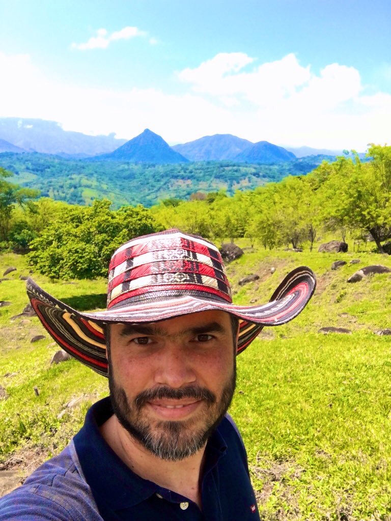 The pleasure of working in the countryside 👨🏻‍🌾 #tamesis