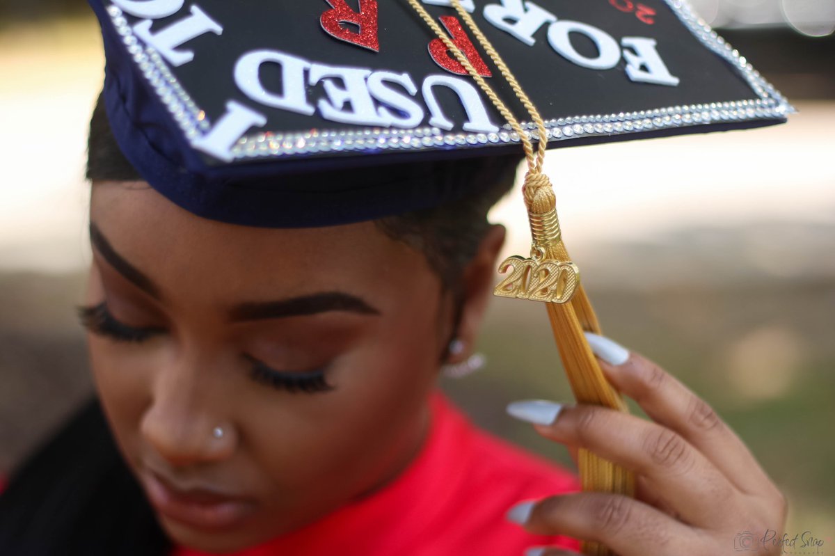 latraylnichole's tweet photo. I love photography! It is my therapy. It is my creative expression! #gradphotos #perfectsnapgrads #perfectsnapgreensboro #photograpHER #isnap #ishoot #perfectsnapaggies https://t.co/wGcnrVzJSn