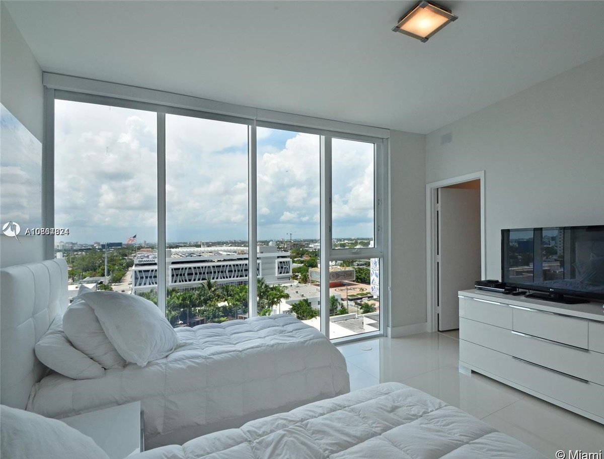RealtorMatheus's tweet image. Live in luxury at the sought after Paramount Bay condo in a spacious flow through corner apartment with 3 beds and 3 full baths, 2 balconies with a great floor plan and beautiful water views. 2 Assigned Parking Spaces. $5,500/M.
#RealEstate #rent 
#realty
#Miami