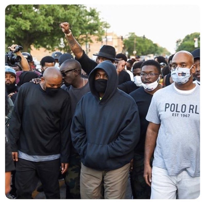 talkingrap_'s tweet image. Not only did Kanye West donate $2 million, he also joined protests today in Chicago.
