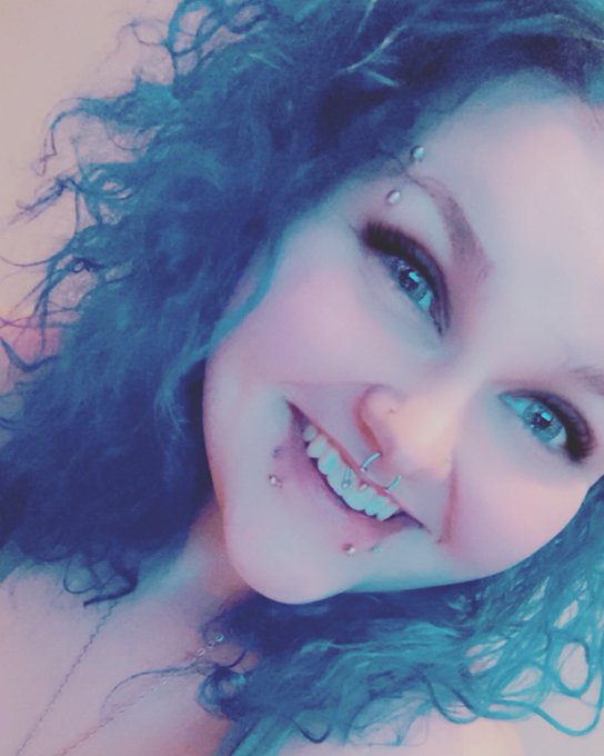 MaryJanePoppins’s pics and videos