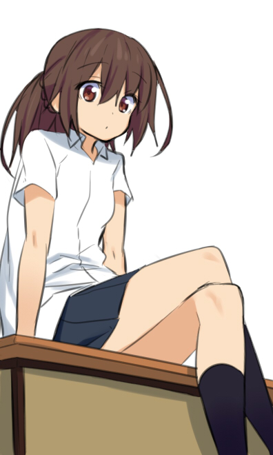 「ポニ娘「夏は足組むと汗ばむから嫌」
あと太ももと太ももとの間に手を挟みこみたい願」|紅白法師＠イラストのお仕事募集中のイラスト