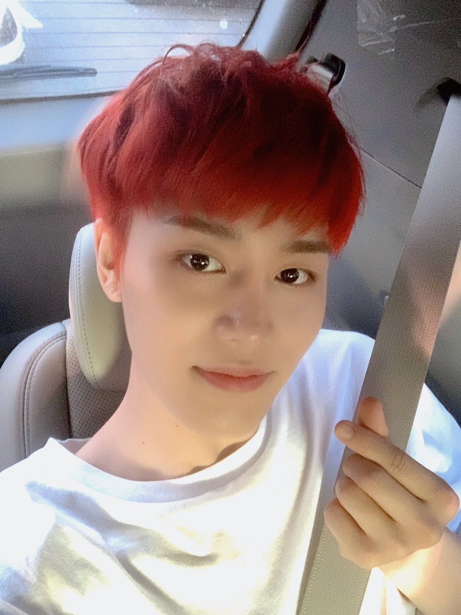 10mrkhen's tweet photo. @NCTsmtown_127 taeil taeil i love you ♡ https://t.co/nzXAGny6YM