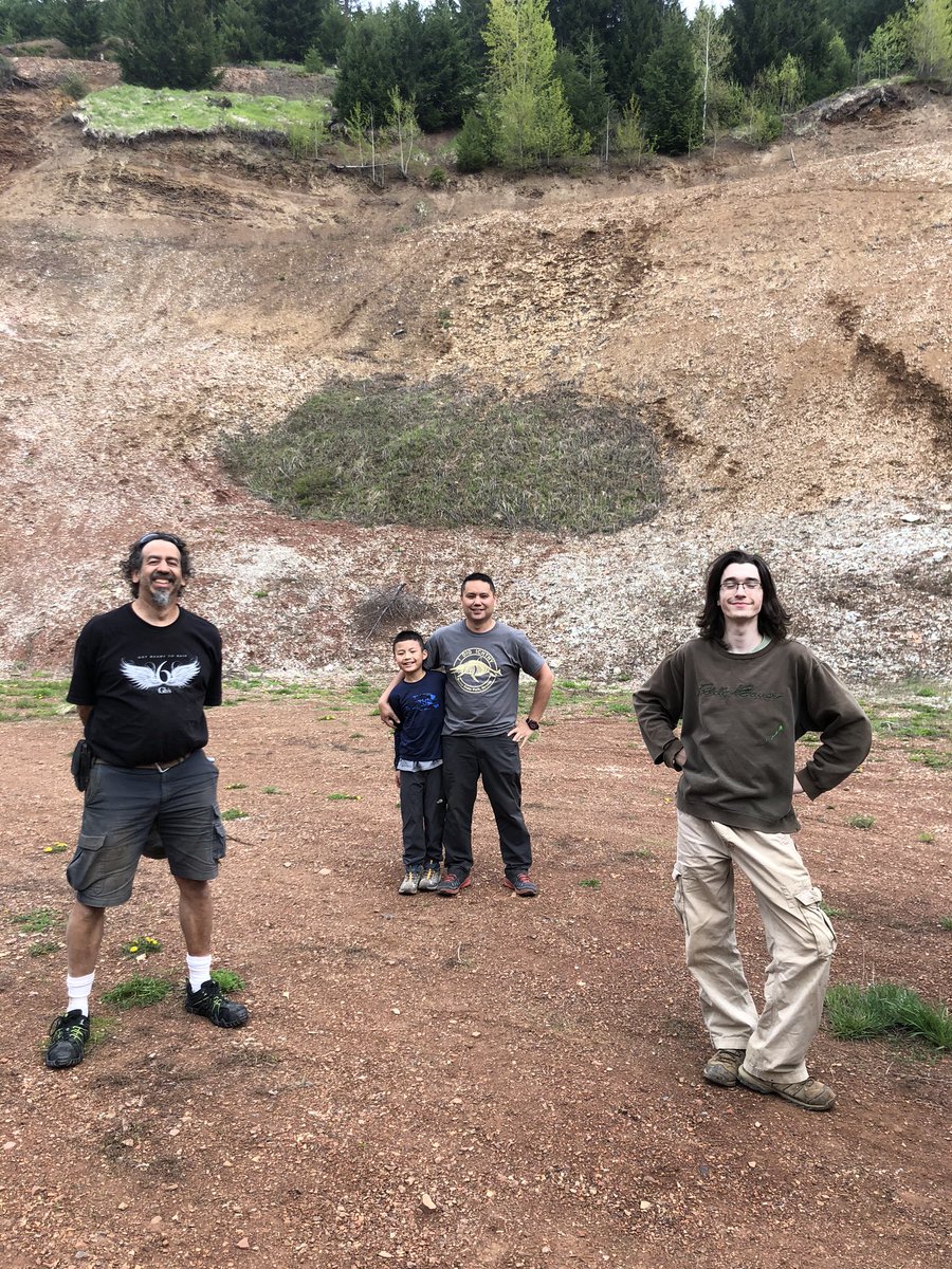 jfam1979's tweet image. Had a great time collecting Eocene fossils with friends near Princeton, BC, 🇨🇦
#FossilFriday #fossils #fossilcollecting #paleontology #palaeontology #cenozoic #eocene #bcfossils #fossilhunting