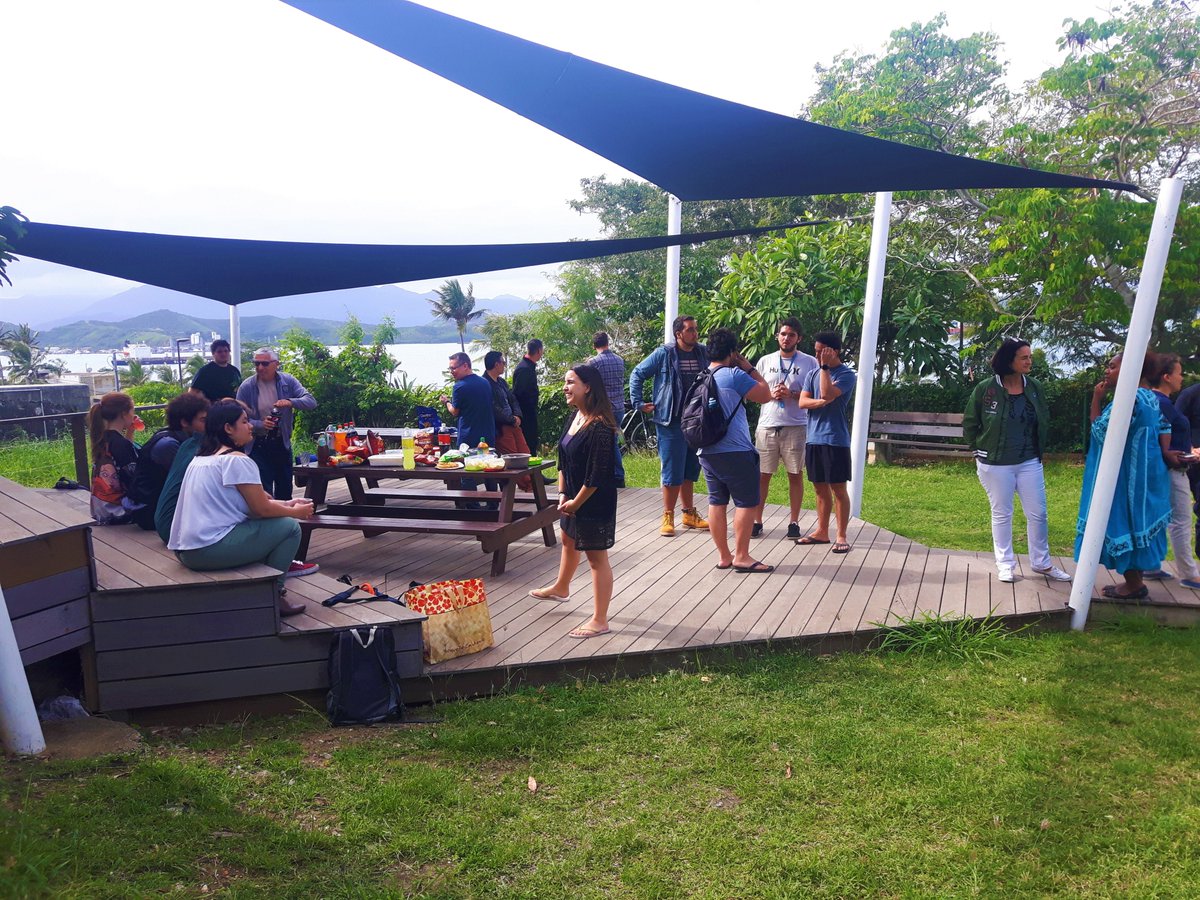 Repas commun entre étudiants et enseignants <a href="/DUT_MMi/">DUT_MMi</a> et #DUTGEA avant deux semaines de vacances méritées :-)