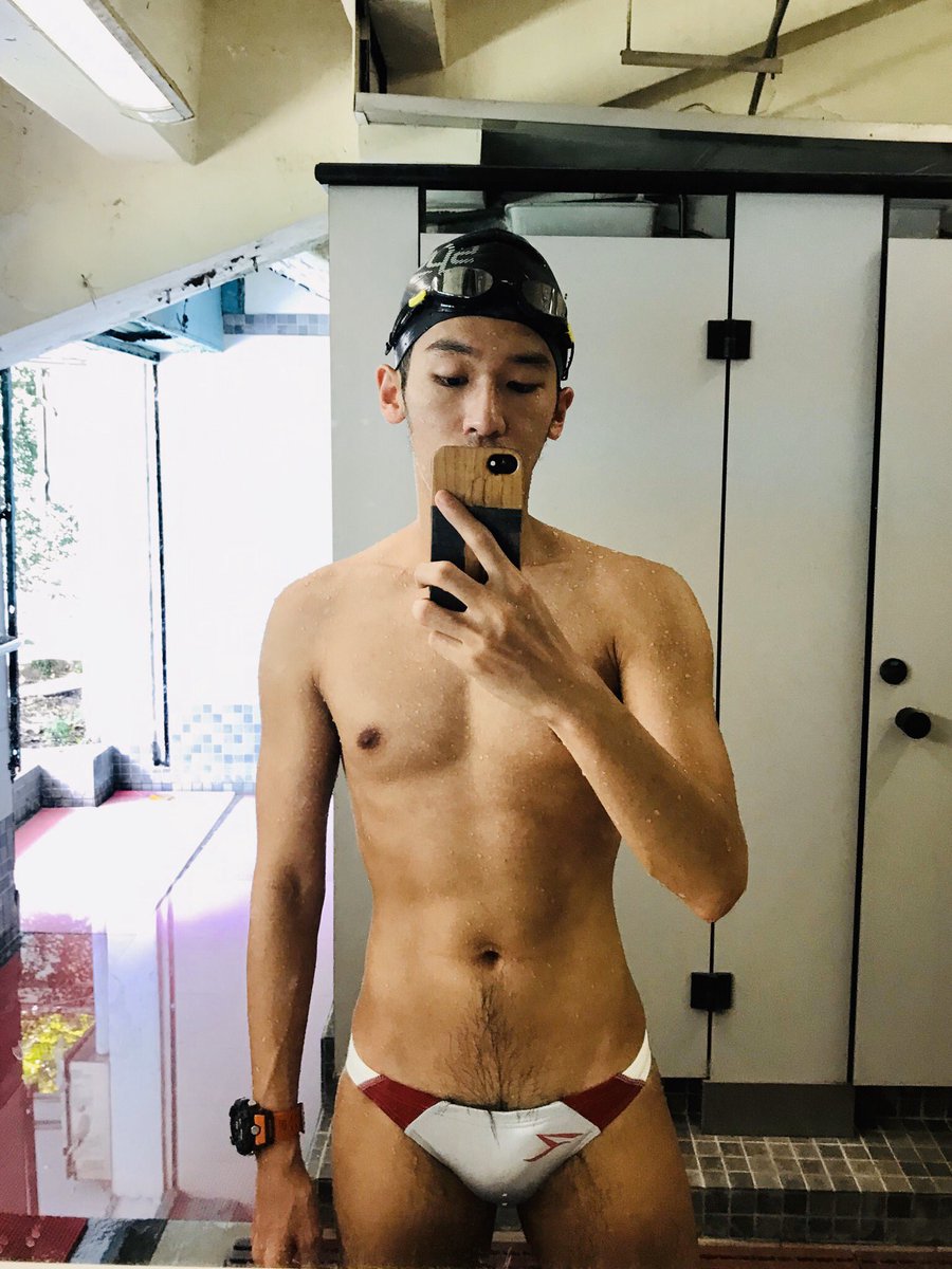 kyopanyuutarou's tweet photo. やっぱ学校のプールが一番気���ちいい笑

#競パン男子
#AQUX
#屋外プール
#日焼け https://t.co/z1ALdRWIIG