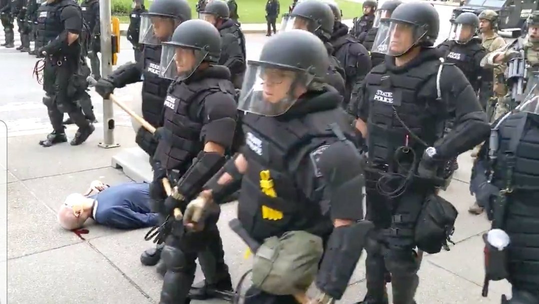 Luke370's tweet image. Looks like more than a few bad apples to me...