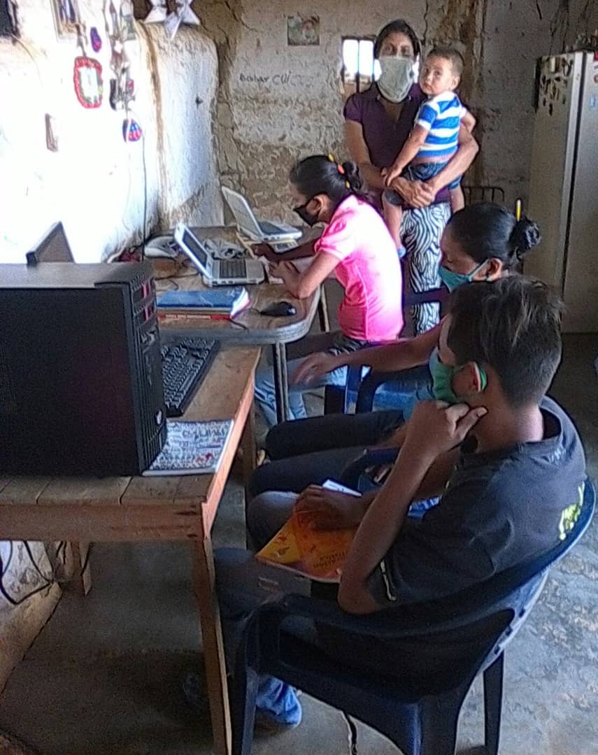 #MisionRibas Lara municipio Urdaneta, parroquia San Miguel, ambiente Tururucu, Cohorte 5 Ribas Productiva mención Informática.
<a href="/DhelizAlvarez/">Dheliz Álvarez</a> @psuvaristobulo <a href="/NicolasMaduro/">Nicolás Maduro</a>