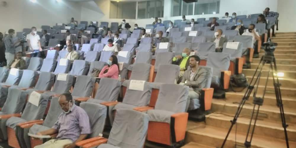 ጣናን በዘላቂነት መጠበቅ ለነገ የማይባል ተግባር ነው:: ተግባሩም በፌደራል መንግስት አስተባባሪነት እና ግንባር ቀደም ተሳትፎ ሊመራ ይገባል:: የክልሉ መንግስት ከዚህ በፊት የሚያደርገውን ጥረት አጠናክሮ ይቀጥላል::