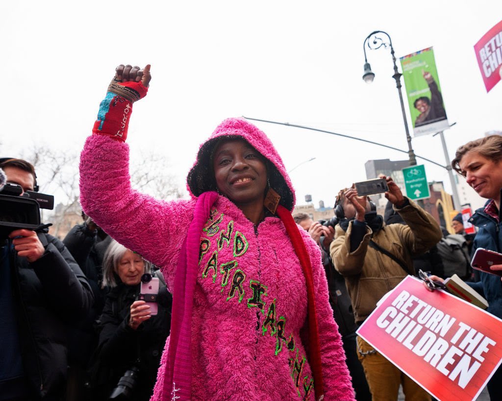 arnzadt's tweet image. for all u saying “where were the protests for the kids in cages?” lets not forget Patricia Okoumou who climbed the statue of liberty on the fourth of july 2018 to protest tr*mps inhumane immigration policies. the protests happened, you just werent listening