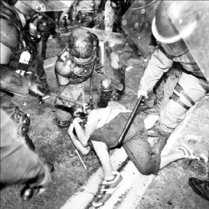 rmartinmar's tweet photo. Francisco Ramírez Acuña (PAN)
28 mayo 2004 

Enrique Alfaro Ramírez (MC) 
4 junio 2020 

¿Hay diferencias en la represión en #Guadalajara? 

#JusticiaParaGiovanni https://t.co/YAs4FG8of2