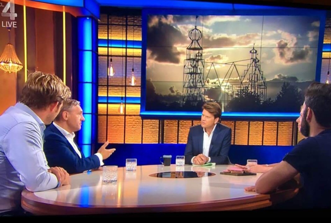 Uniastate's tweet photo. Geweldig hoe Uniastate weer ongevraagd primetime publieke aandacht krijgt! 😃 https://t.co/UAe5B46egF
