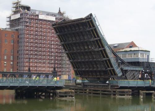 GreatGIFT1's tweet photo. Funding unlocked to ensure Grimsby's Grade 2 listed #CorporationBridge keeps rising #HeritageActionZone #HAZ - https://t.co/rHKqEerXWN https://t.co/1pSrN5BUj7