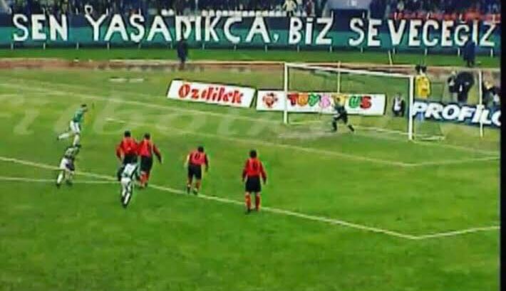 Kuzey kale arkasında güzel durur sanki 💚🖤 <a href="/sakaryaspor/">Sakaryaspor</a>