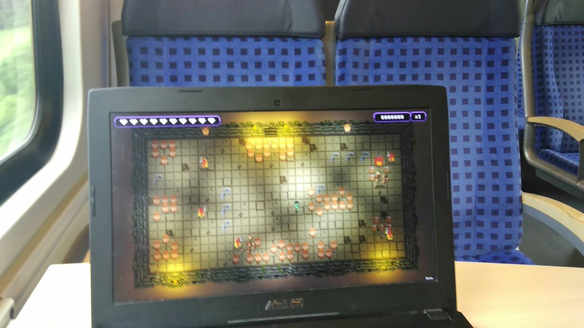 DerSchwab's tweet photo. @xDasherGame Train-ing gestartet. Team JuRob wird den ersten Platz erobern. @cillit_64 https://t.co/kpznPjPbUD