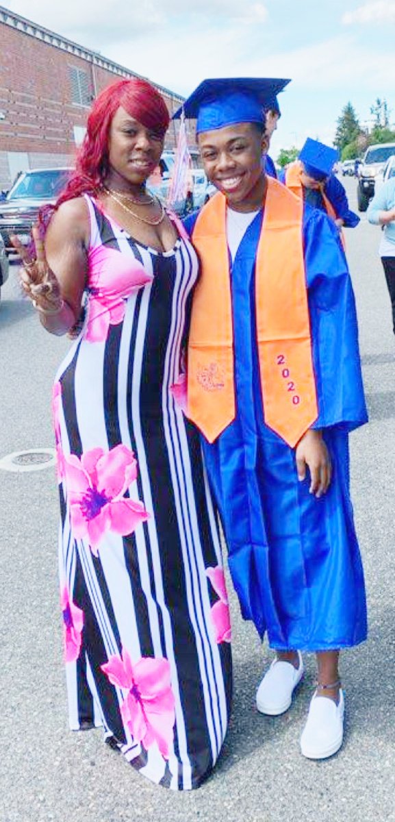 AngieGirlTrek's tweet photo. Oscar Freeman Jr. Auburn Mountain View High School graduate. Continue being great son. 20/20. The vision is clear. 💯 https://t.co/eiEfnOttmi