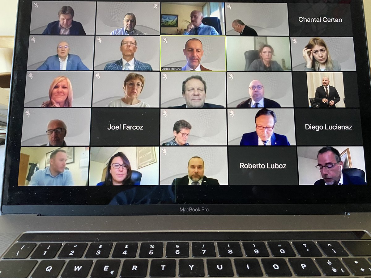 JeanBarocco's tweet photo. #Consvda, credo che si debba ricominciare con cautele ed accorgimenti a riunire gli organi consigliari in presenza. Riaprono le Regioni, riapre tutto e noi siamo ancora in video. #normalità
#SecondaCommissione.
#basta #video #commissioni https://t.co/Tay71WVdlK