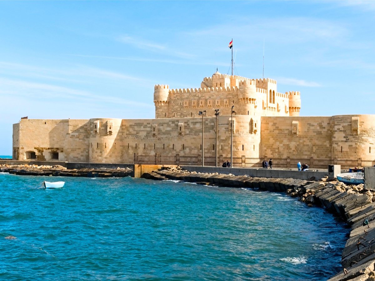 aidaegipto's tweet photo. Alejandría es una ciudad portuaria mediterránea de Egipto. Durante el período helenístico, fue el hogar de un faro que se incluye entre las Siete maravillas del mundo antiguo, junto con una importante biblioteca.
#1AVGEporelmundo https://t.co/2b8owqkDIn