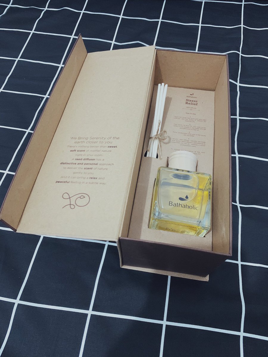 ujekgnasip's tweet image. Suka deh sama packaging-nya Bathaholic ini. #MetimeFirst