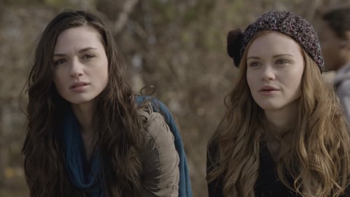 Hoy se cumplen 9 años del estreno del primer capítulo de Teen Wolf, una serie que me acompañó casi toda mi adolescencia y por ende la considero una de las mejores. Me da muchísima nostalgia.