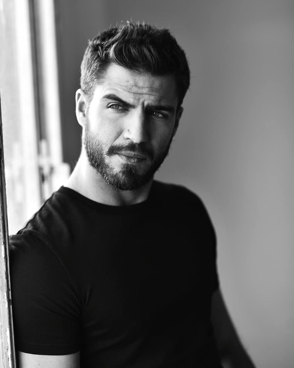 ⠀
           [  𝐒𝐎𝐋𝐎 𝐑𝐎𝐋𝐄 𝐏𝐋𝐀𝐘  ]

                   🗓 8/12/2019
                📍𝐁𝐞𝐯𝐞𝐫𝐥𝐲 𝐇𝐢𝐥𝐥𝐬

    ในช่วงบ่ายของวัน อากาศกำลังดี เคนที่อยู่ในชุดเดสสบายๆ ออกมาเดินเที่ยวช้อปปิ้ง แน่นอนว่าเคนไม่ได้มาคนเดียว เคนมากับบอดี้การ์ดแม็กซีมัส ค่อยติดามมาด้วย
_