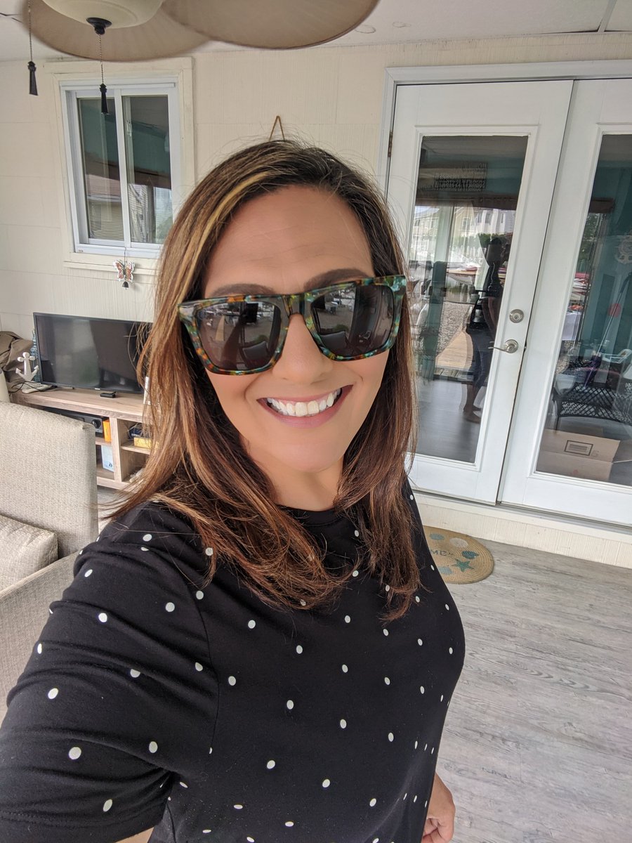 MissGianni27's tweet photo. Today is Day 5 of our final spirit week! 
The Future is Bright Friday!  #ROBMSVirtualSpirit #BulldogWaySpiritDay #spiritweek #thefutureisbright #sunglassday😎 https://t.co/uAO0g2ht4s