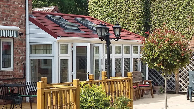 HillviewWindow1's tweet image. Conservatory like an oven at the moment? Our Warm Roof Systems turn your old conservatory into a new extension that can be used all year round. The changeover takes only 3 days with very minimal disruption to your household, learn more here bit.ly/30diGmO #coolinsummer