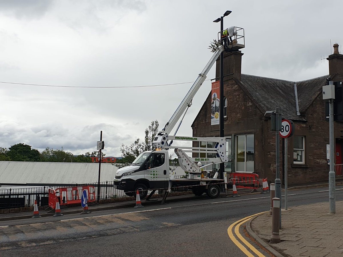 Making the most of quieter streets during #lockdown, our team continue installing @ruckusnetworks / @CommScope #Public #WiFi in #Perthshire, #Scotland as part of a roll-out in 6 towns. #SmartTowns #SmartCities #TogetherWeAreConnected