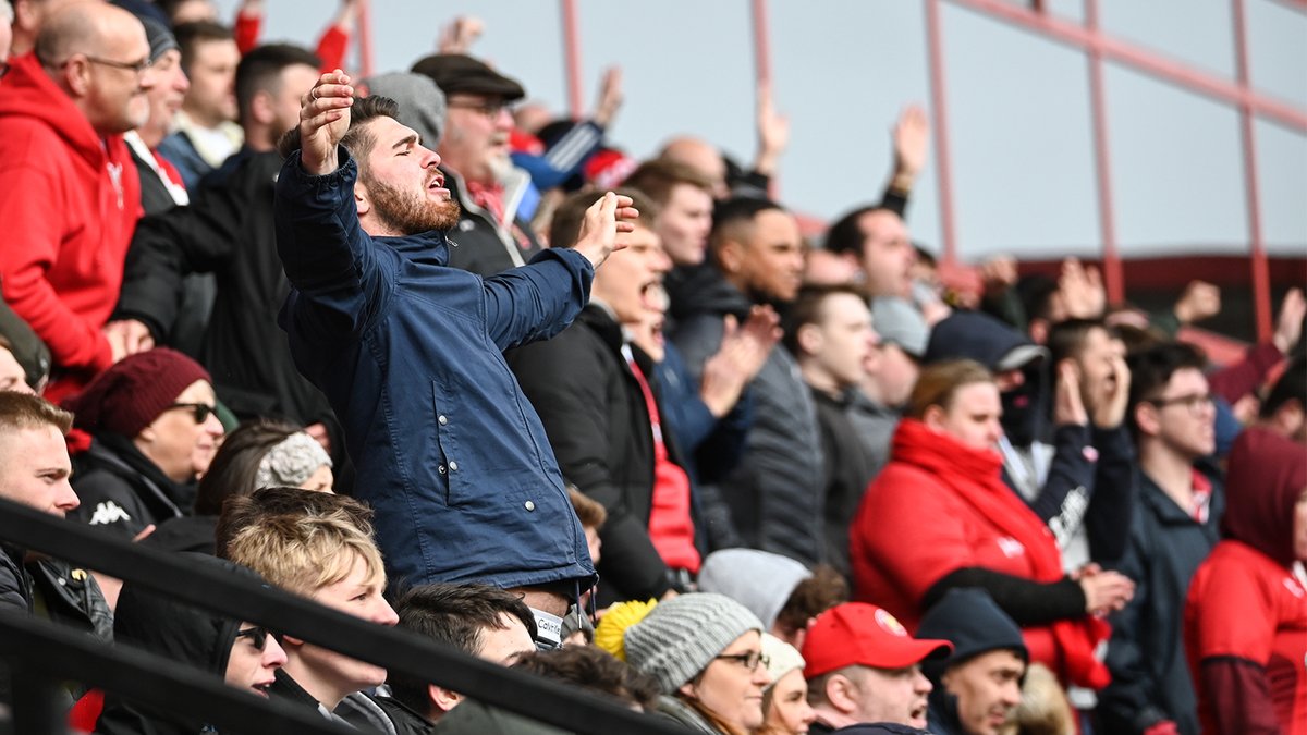 WFCOfficial's tweet image. 👥 #Saddlers fans, we want to hear from you! 

🏟️ We are launching a new feature called Going Down The Wednesbury Road where fans can share their memories of supporting the #Saddlers at the Banks's Stadium

Here's how you can get involved 👉bit.ly/3eRJnRV