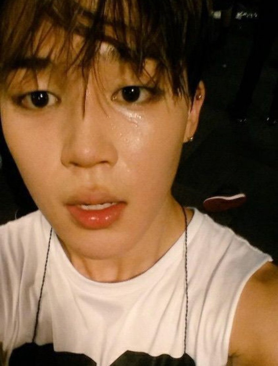 Sweaty Jimin is the hottest thing you'll ever see.. -A thread